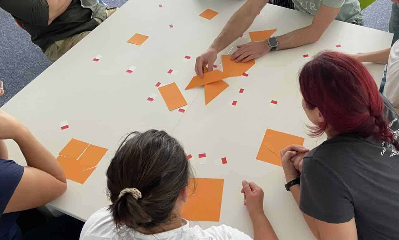 Quadrate legen - Teamorganisation hat viel mit Kommunikation zu tun.